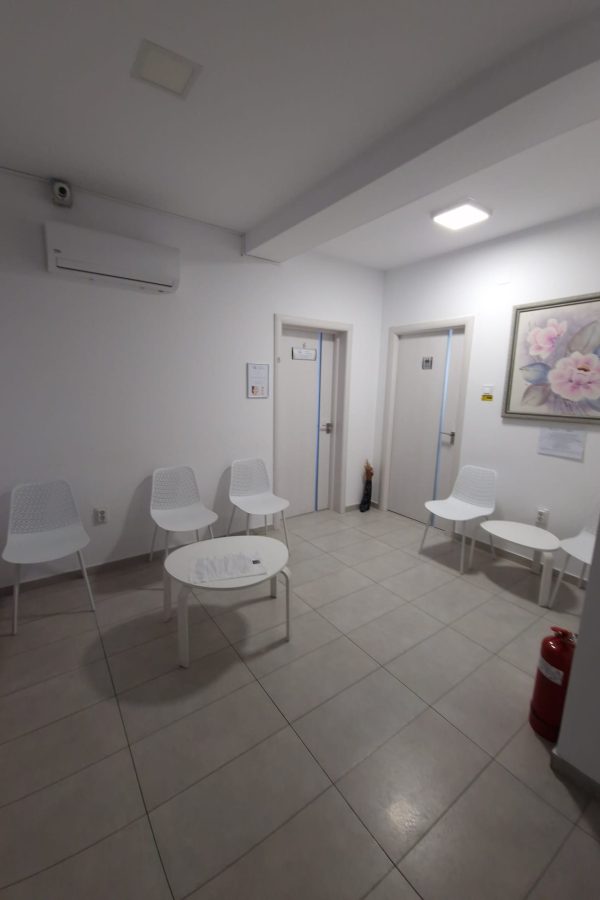 SALA ASTEPTARE ET 1